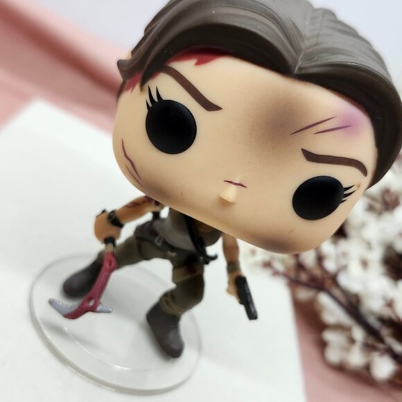 Funko Pop! Games Tomb Raider Lara Croft Figurine (#333) - Picture 3 of 6